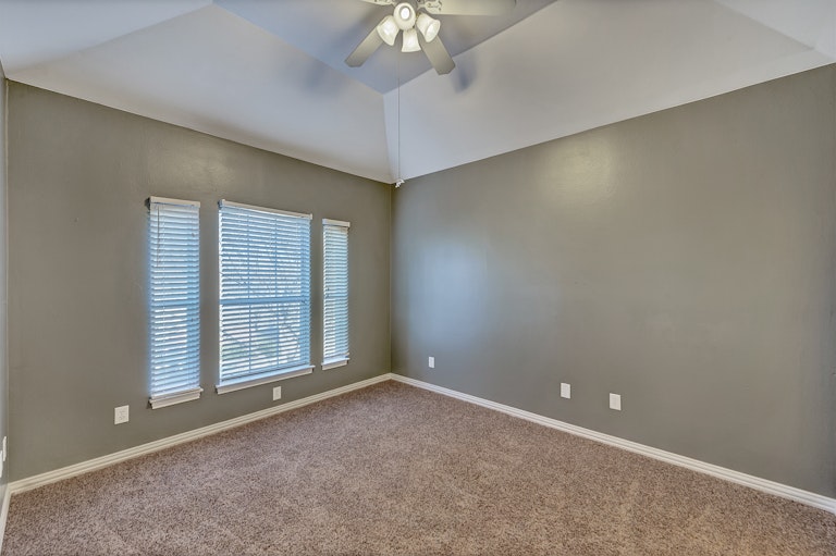 Photo 16 of 24 - 2809 Kingswood Dr, Grapevine, TX 76051