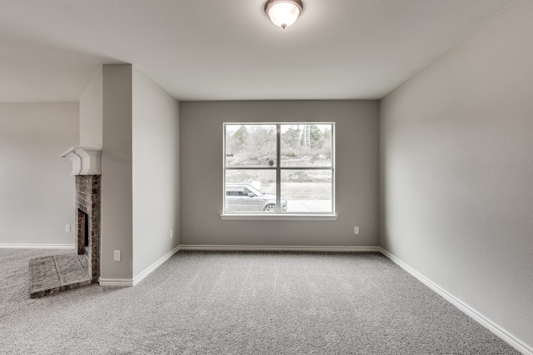 Photo 11 of 24 - 2909 Victorian Forest Dr, Dallas, TX 75227