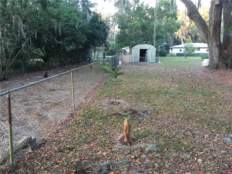 Photo 13 of 22 - 6111 Yates Rd, Lakeland, FL 33811