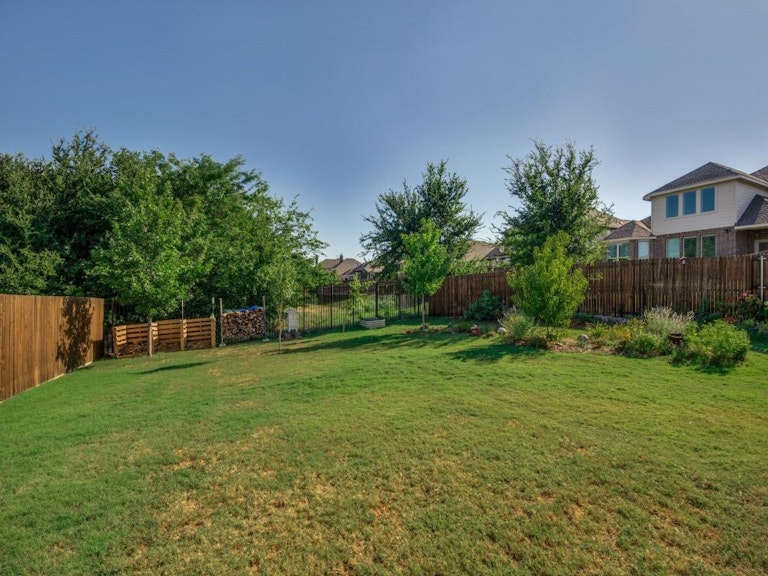 Photo 25 of 29 - 1213 Spotted Dove Dr, Little Elm, TX 75068