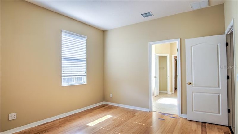 Photo 9 of 25 - 307 Carriage Oak Pl, Seffner, FL 33584