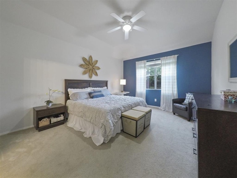 Photo 9 of 18 - 14127 Austin Hollow Ct, Houston, TX 77044