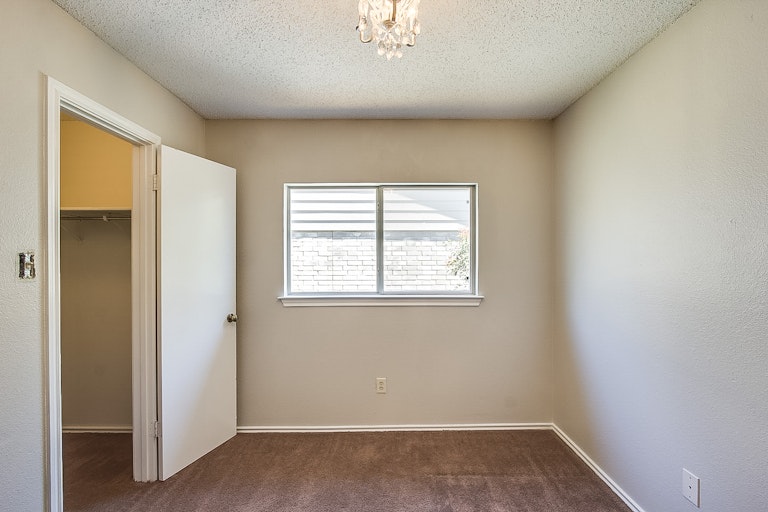 Photo 14 of 17 - 4842 Limestone Well Dr, San Antonio, TX 78247