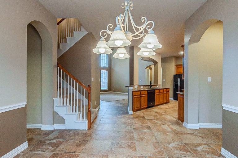 Photo 10 of 41 - 1900 Winchester St, McKinney, TX 75070