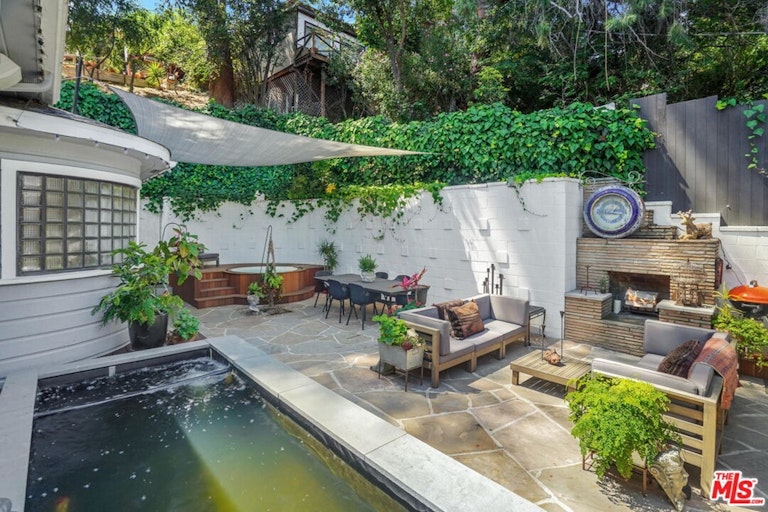 Photo 31 of 36 - 3154 Cadet Ct, Los Angeles, CA 90068
