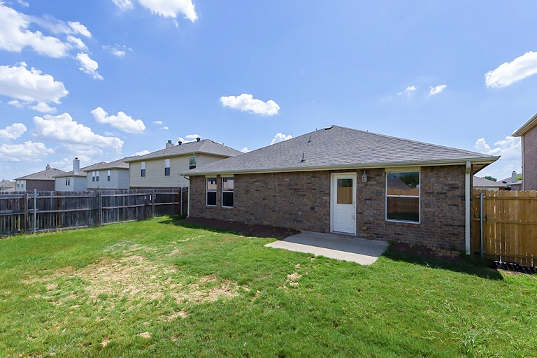 Photo 7 of 20 - 1425 Waterford Dr, Little Elm, TX 75068