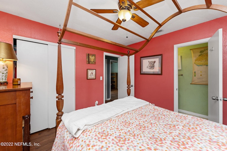 Photo 16 of 27 - 5804 Rover Dr, Jacksonville, FL 32244