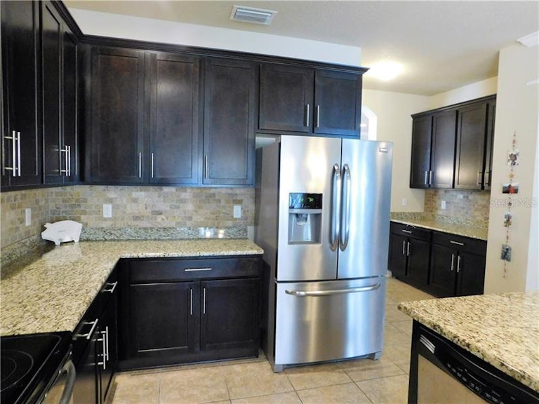 Photo 10 of 24 - 2646 Kenchester Loop, Wesley Chapel, FL 33543