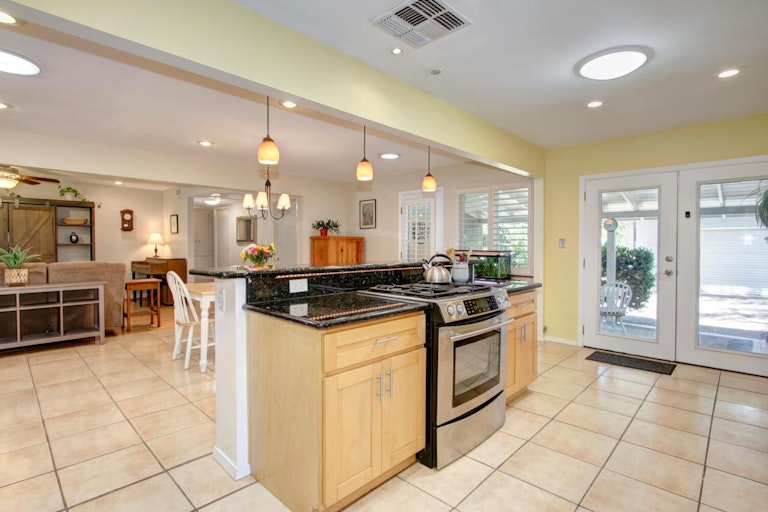 Photo 21 of 87 - 4501 Moddison Ave, Sacramento, CA 95819