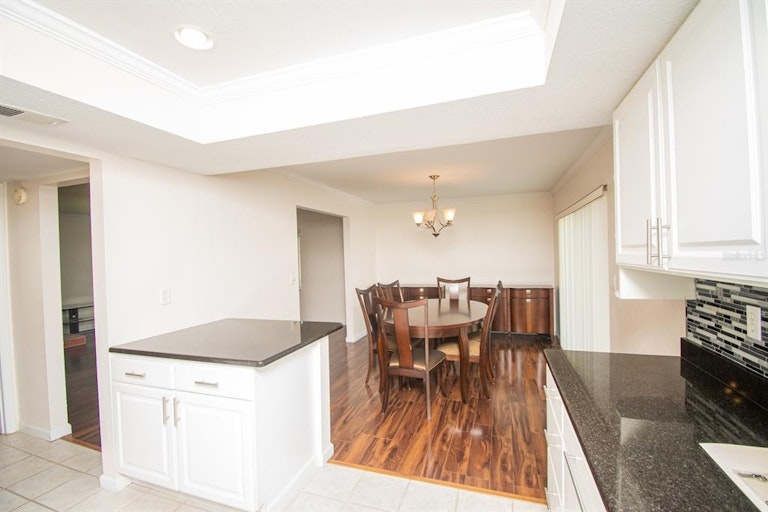 Photo 6 of 23 - 528 Cameo Dr #528, Lakeland, FL 33803
