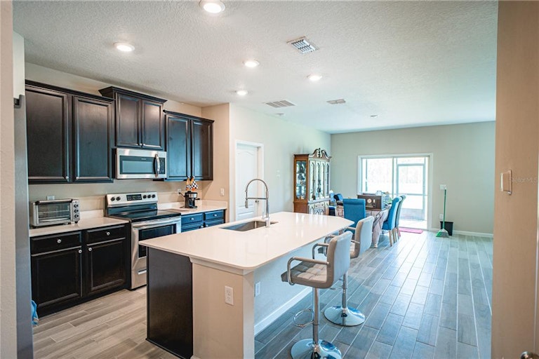 Photo 2 of 48 - 9689 Lemon Grass Ln, Jacksonville, FL 32219