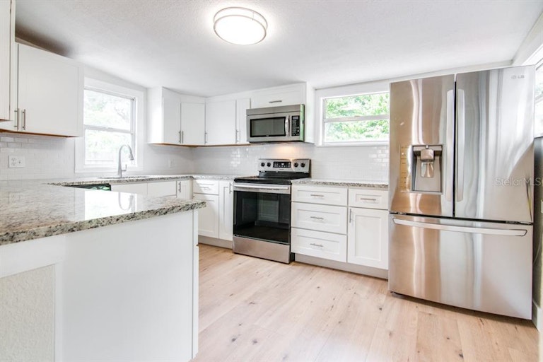 Photo 12 of 31 - 1580 Tioga Ave, Clearwater, FL 33756