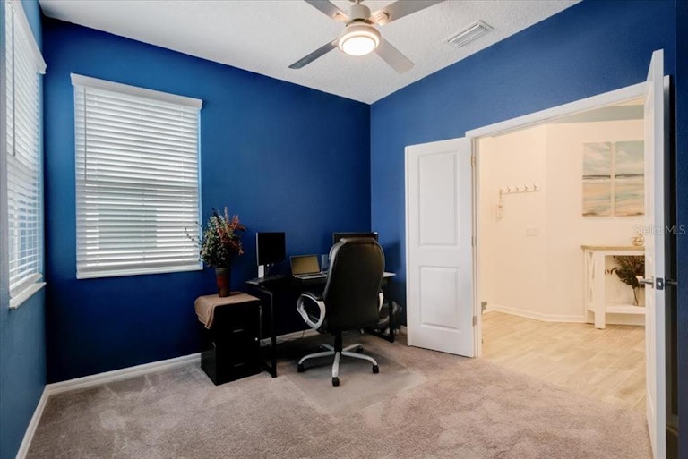 Photo 24 of 38 - 6026 Amberly Dr, Bradenton, FL 34208
