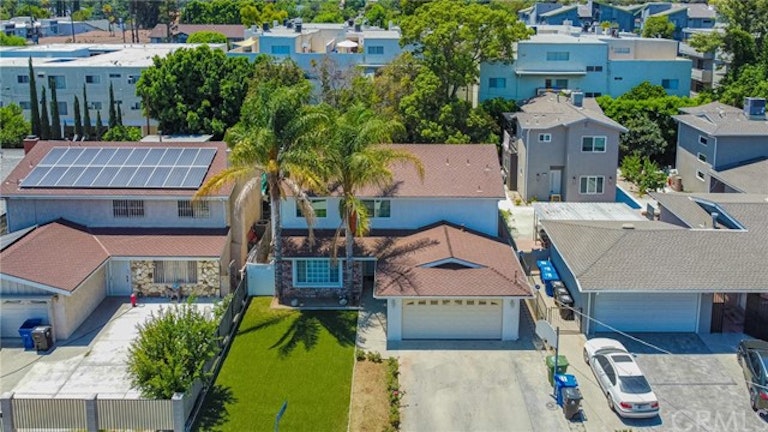 Photo 43 of 49 - 5801 Agnes Ave, Valley Village, CA 91607