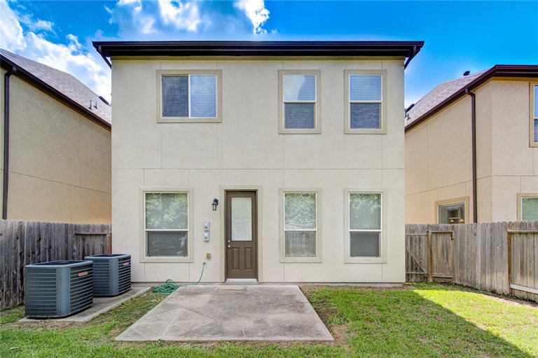 Photo 34 of 34 - 2811 Shadow Woods Ct, Houston, TX 77043
