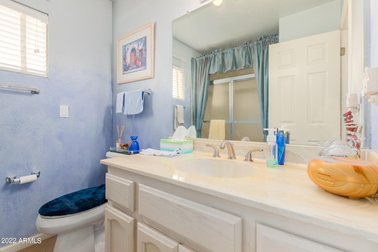 Photo 27 of 32 - 10424 E Cinnabar Ave, Scottsdale, AZ 85258
