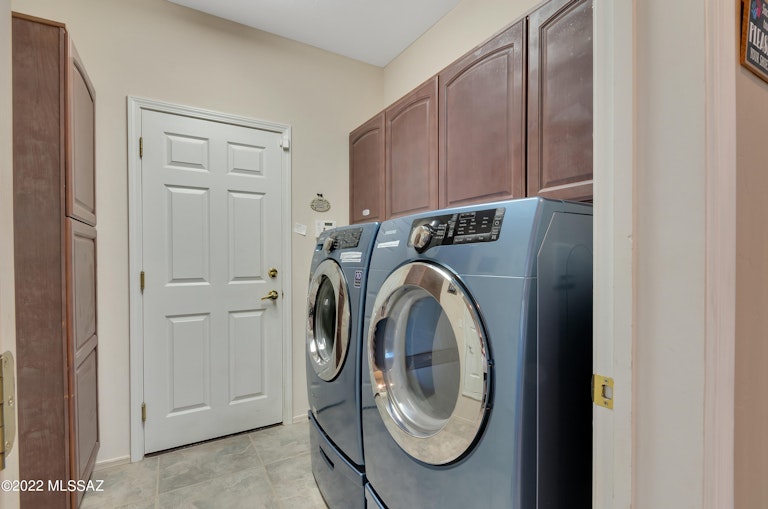 Photo 18 of 34 - 249 W Milbrae Springs Dr, Oro Valley, AZ 85755