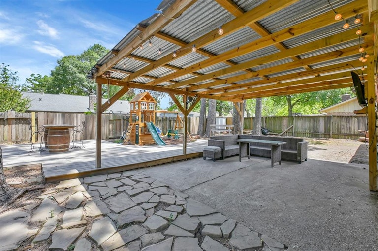 Photo 36 of 44 - 9610 Landry Blvd, Spring, TX 77379