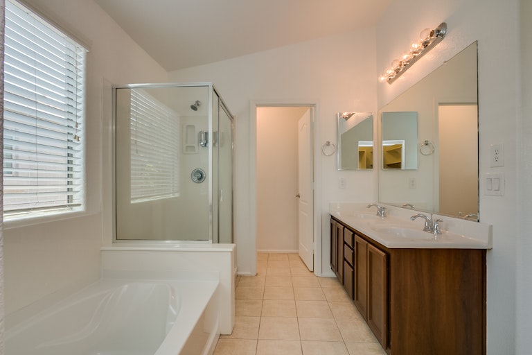 Photo 27 of 39 - 4152 E Bonanza Rd, Gilbert, AZ 85297