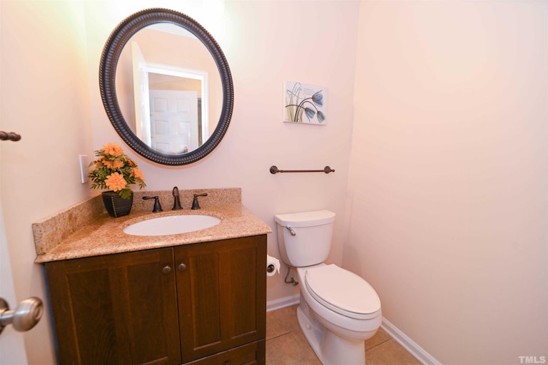 Photo 12 of 27 - 102 Lewey Stone Ct, Cary, NC 27519