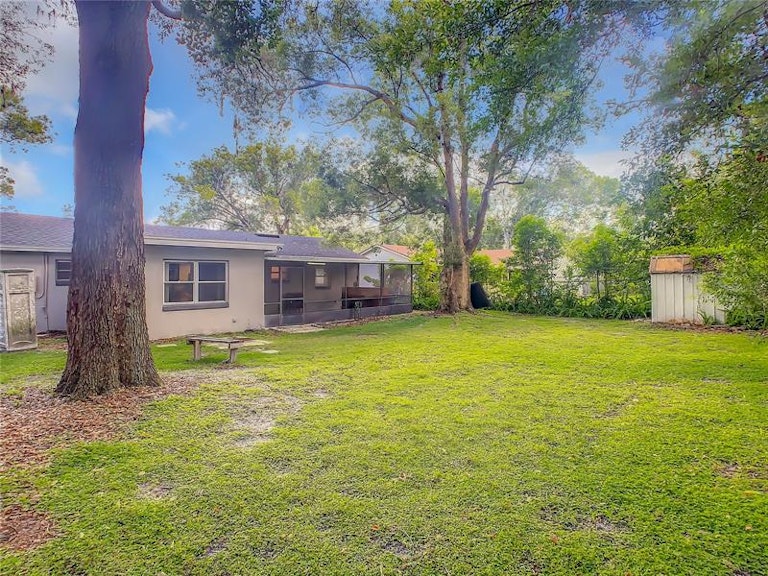 Photo 32 of 33 - 455 Sunrise Dr, Casselberry, FL 32707
