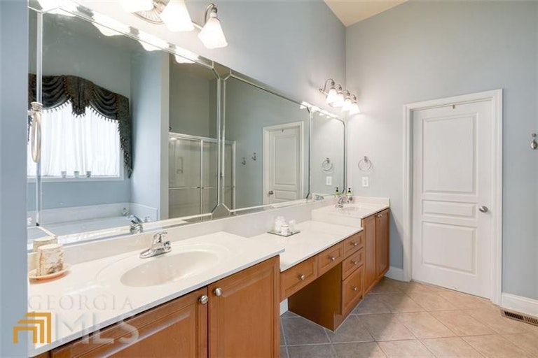Photo 21 of 71 - 6021 Stillwater Pl, Flowery Branch, GA 30542