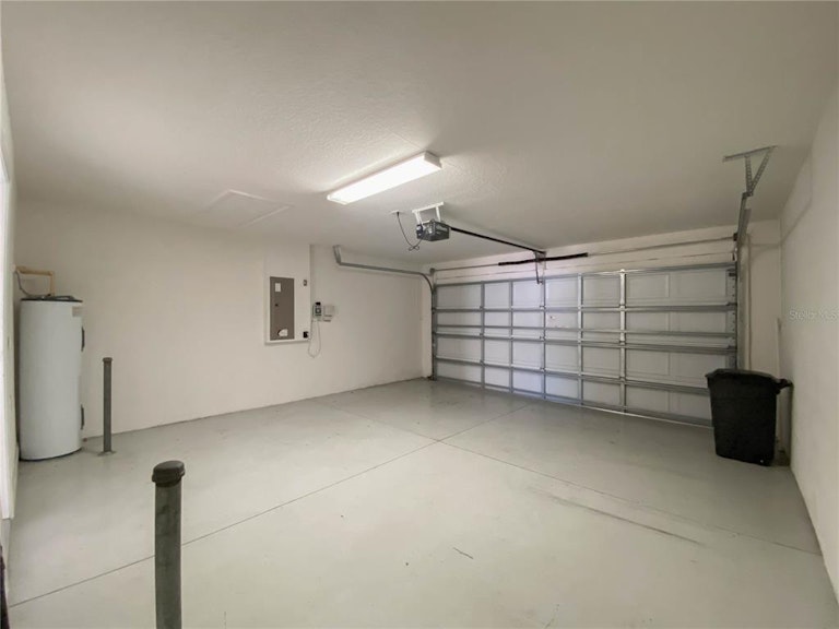 Photo 11 of 26 - 31339 Heatherstone Dr, Wesley Chapel, FL 33543