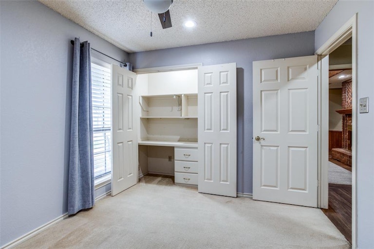 Photo 25 of 27 - 3825 Edgewater Dr, Bedford, TX 76021
