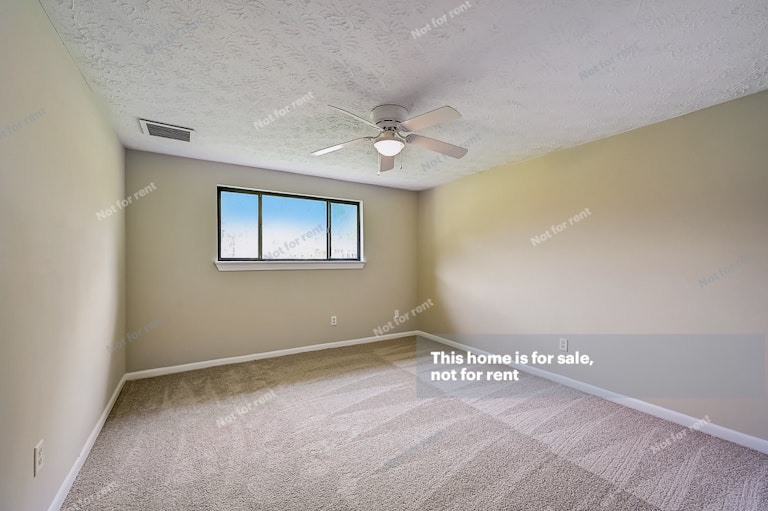 Photo 13 of 24 - 6937 Oriely Dr S, Jacksonville, FL 32210