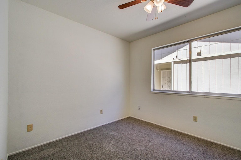 Photo 16 of 20 - 1136 Meadow Gate Dr, Roseville, CA 95661