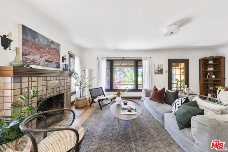 Photo 10 of 46 - 589 Athens St, Altadena, CA 91001