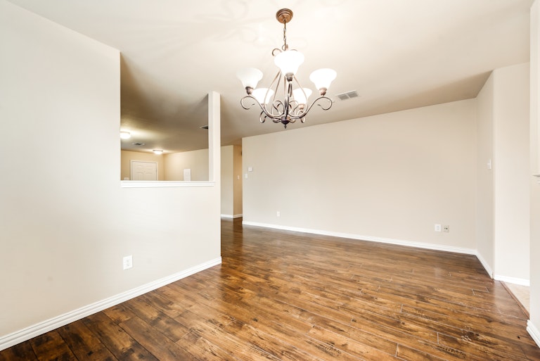 Photo 9 of 23 - 536 Laurel Ln, Fate, TX 75087