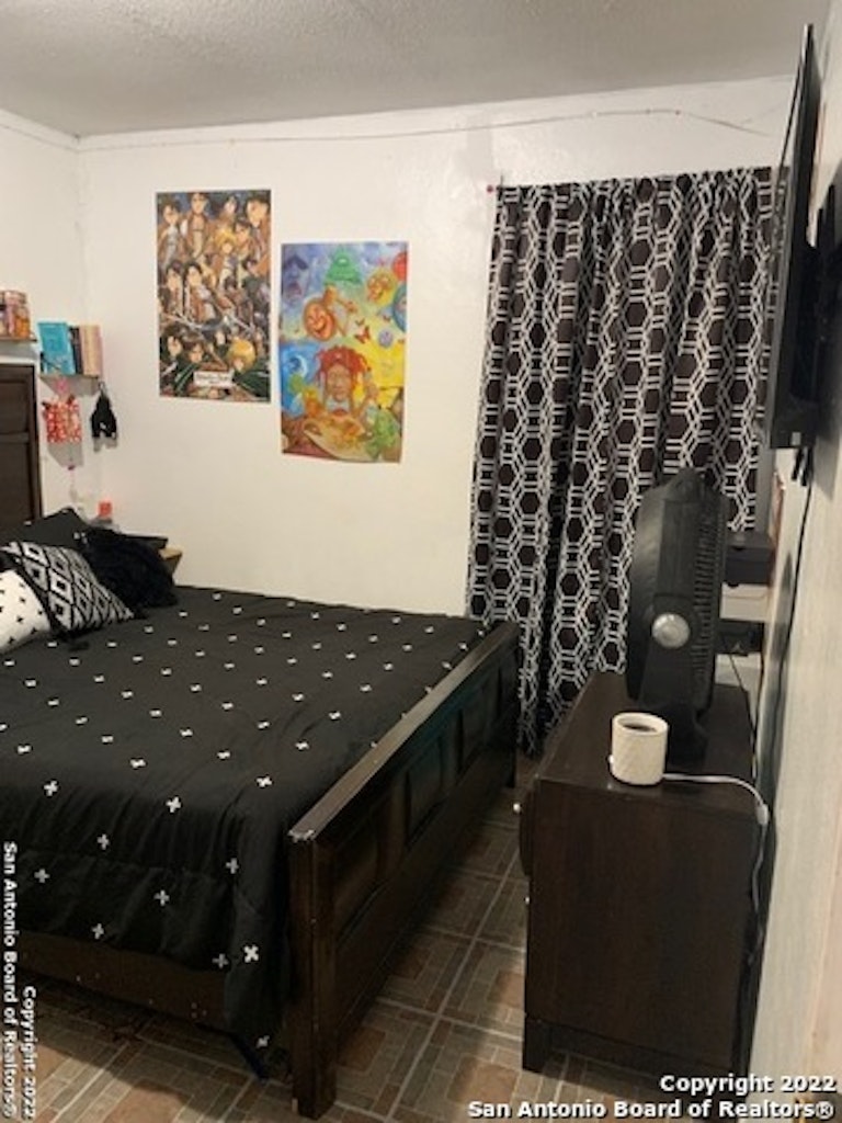 Photo 15 of 22 - 2911 Wendy St, San Antonio, TX 78210