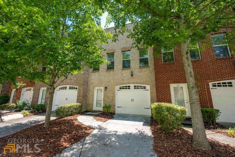 Photo 3 of 26 - 123 Riverwatch Ct #12, Canton, GA 30114