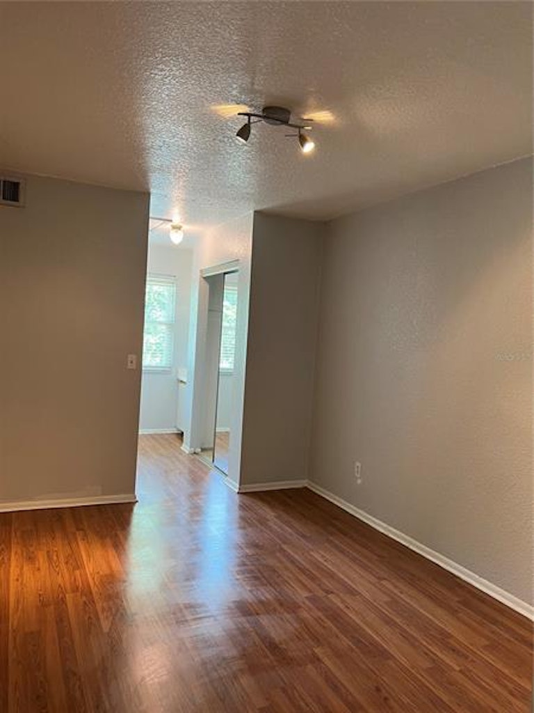 Photo 19 of 27 - 1221 S Park Ave, Winter Garden, FL 34787