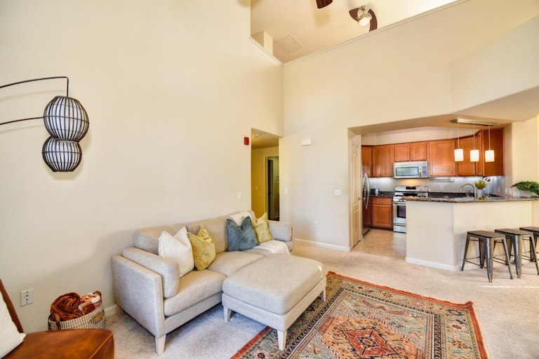 Photo 7 of 40 - 1000 Moon Cir #1026, Folsom, CA 95630