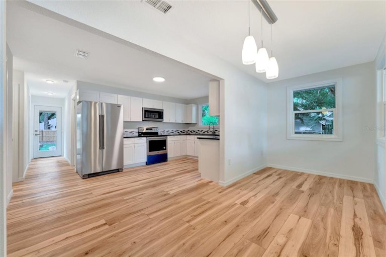 Photo 7 of 36 - 5801 78th Ave N, Pinellas Park, FL 33781