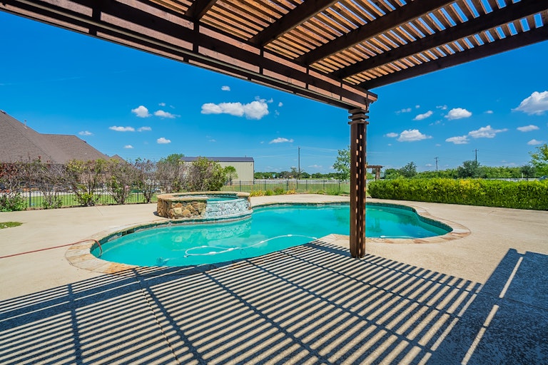 Photo 32 of 34 - 1509 Western Willow Dr, Haslet, TX 76052