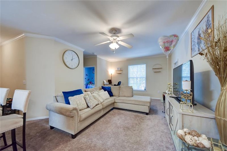 Photo 5 of 35 - 10103 Courtney Palms Blvd #202, Tampa, FL 33619