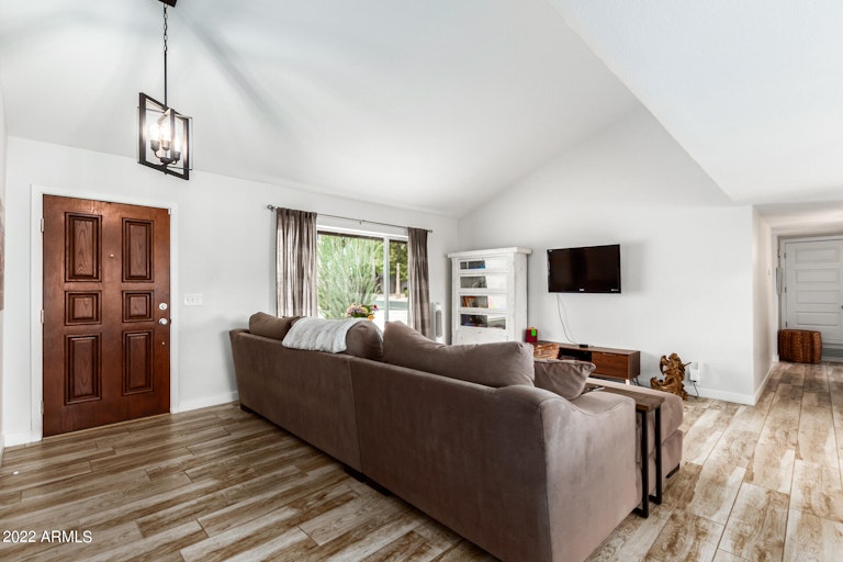 Photo 4 of 28 - 305 W Pintura Cir, Litchfield Park, AZ 85340