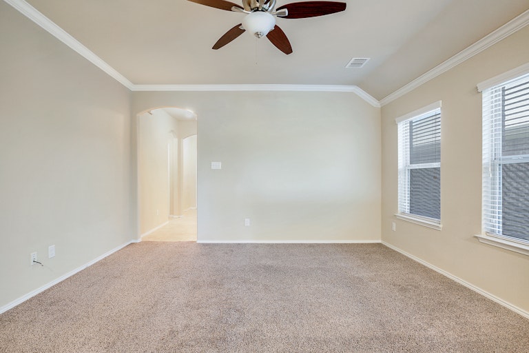 Photo 7 of 27 - 8436 Gentian Dr, Fort Worth, TX 76123