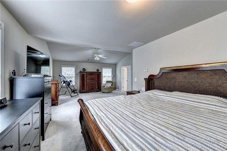 Photo 26 of 38 - 342 Rutlidge Park Ln, Suwanee, GA 30024