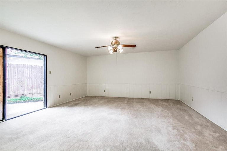 Photo 13 of 25 - 6006 Excalibur Dr, Garland, TX 75044