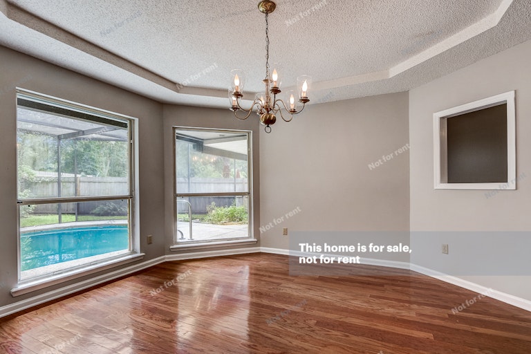 Photo 29 of 53 - 12060 Wren Hollow Ct, Jacksonville, FL 32246