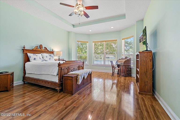 Photo 14 of 40 - 627 Battersea Dr, Saint Augustine, FL 32095