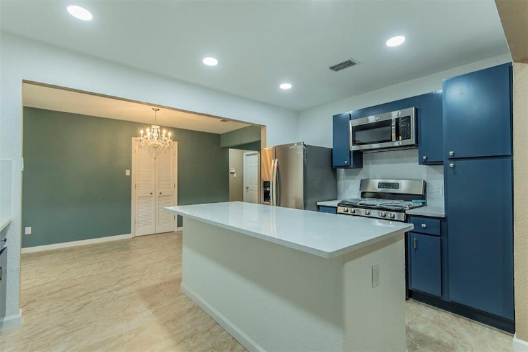 Photo 2 of 25 - 4801 Stage Line Dr, Arlington, TX 76017