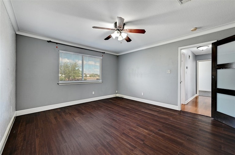 Photo 14 of 25 - 7228 Wardman Dr, Del Valle, TX 78617