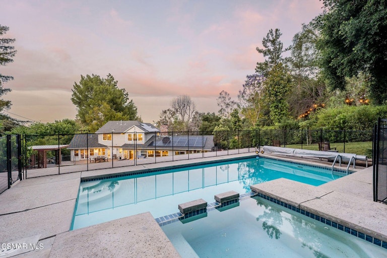 Photo 53 of 60 - 4641 Caritina Dr, Tarzana, CA 91356
