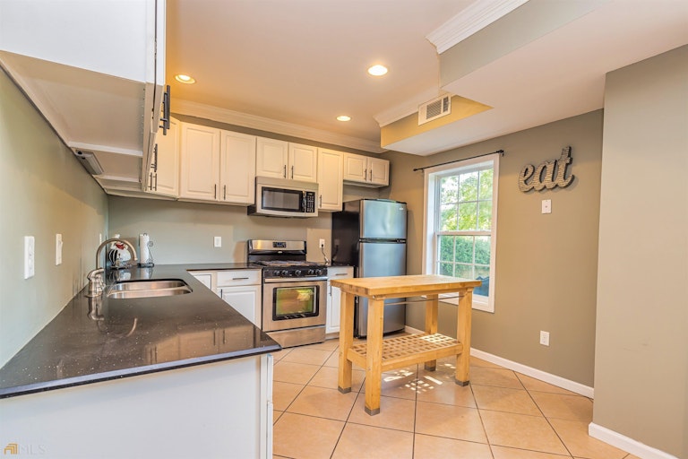 Photo 38 of 61 - 11 Rockridge Dr, Newnan, GA 30265