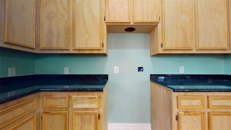 Photo 17 of 41 - 14625 Muscatine St, Houston, TX 77015